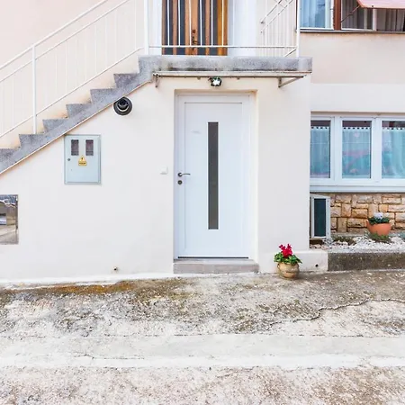 Διαμέρισμα Katarina *